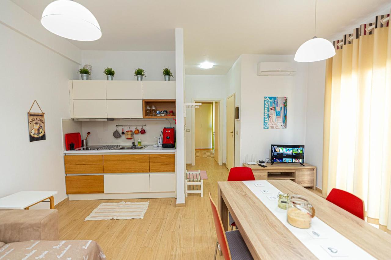 Villa Amos At Aquamarine Residence Vlorë Extérieur photo