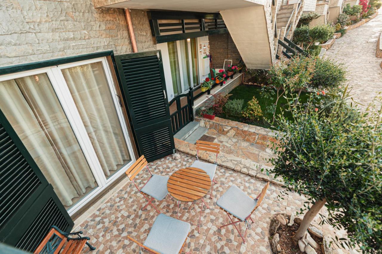 Villa Amos At Aquamarine Residence Vlorë Extérieur photo