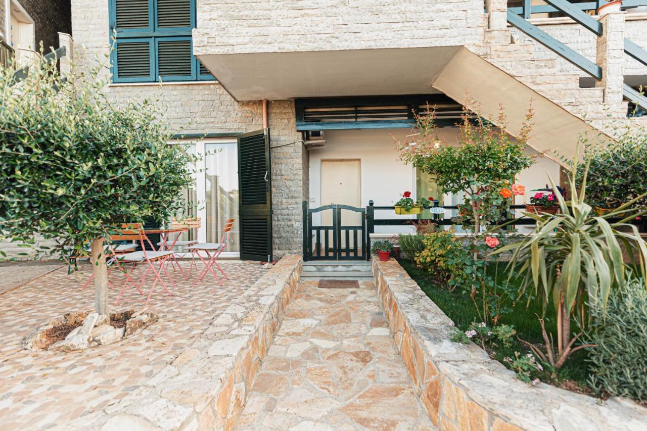 Villa Amos At Aquamarine Residence Vlorë Extérieur photo