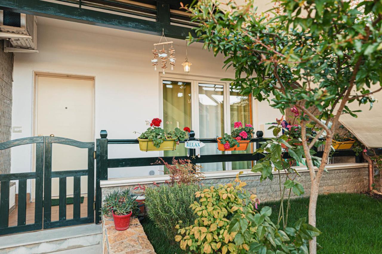 Villa Amos At Aquamarine Residence Vlorë Extérieur photo